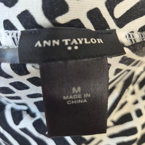 Ann Taylor black and white geometric print maxi skirt Size Medium - Picture 2 of 2